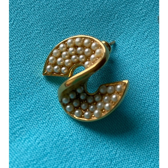 Beautiful Vintage Givenchy Earring - Picture 1 of 6